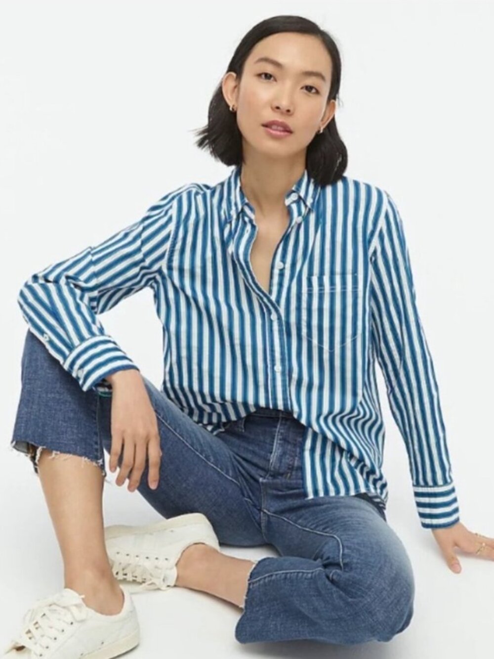 Classic-fit shirt in white with blue and green stripe - 12